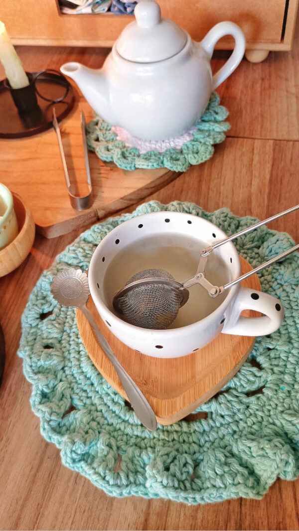 Infusor de Chá Saturno estilo alicate