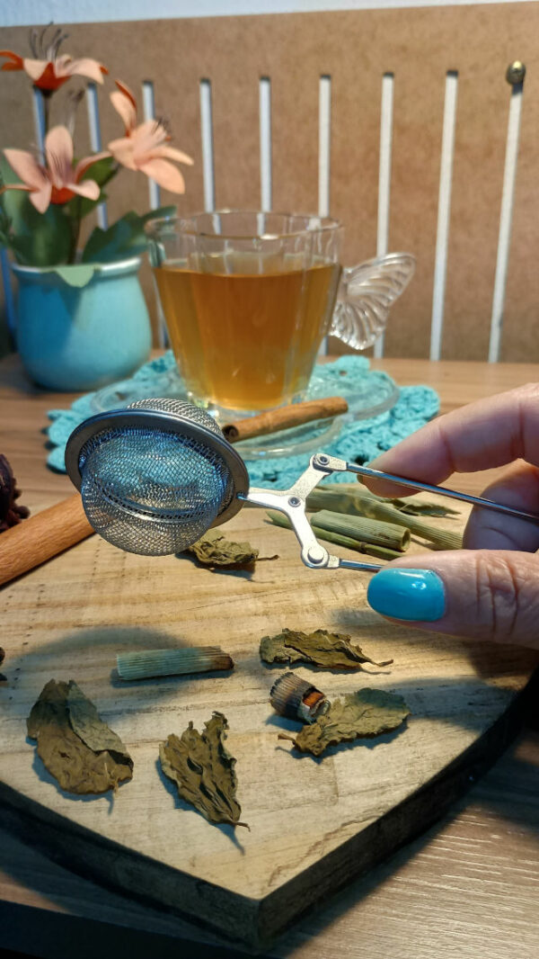 Infusor de Chá Saturno estilo alicate - Imagem 4